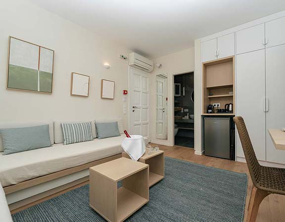 The sitting room at the classic suite